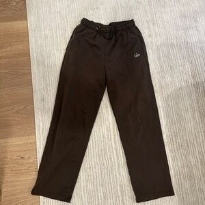 ALO Accolade Straight Leg Sweatpant